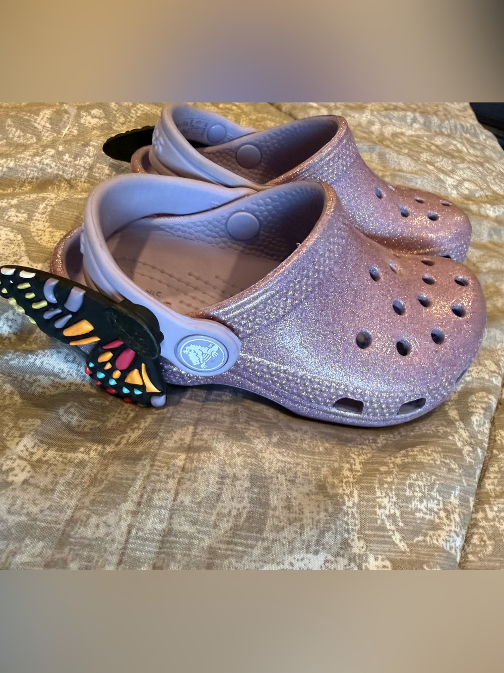 CROCS Kids Glitter Clogs in Lilac with Charms